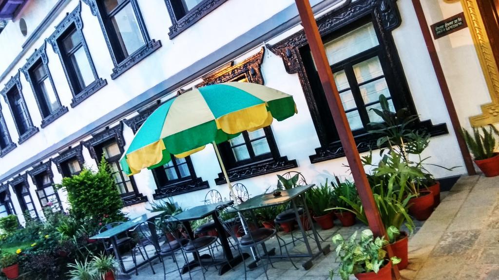 Hotel Heranya Катманду Экстерьер фото