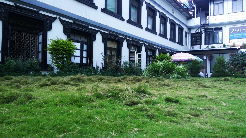 Hotel Heranya Катманду Экстерьер фото