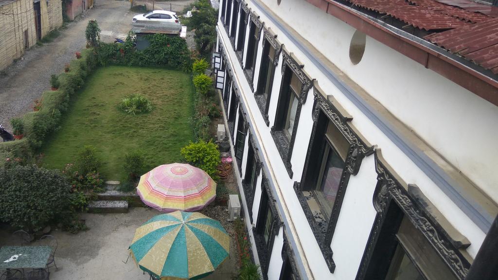 Hotel Heranya Катманду Экстерьер фото