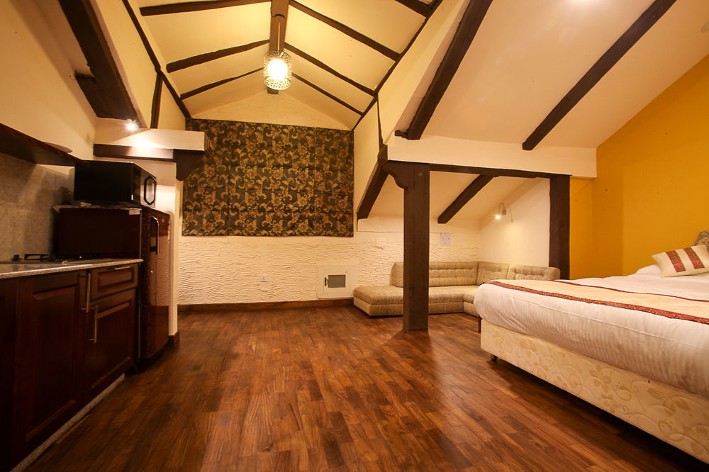 Hotel Heranya Катманду Экстерьер фото