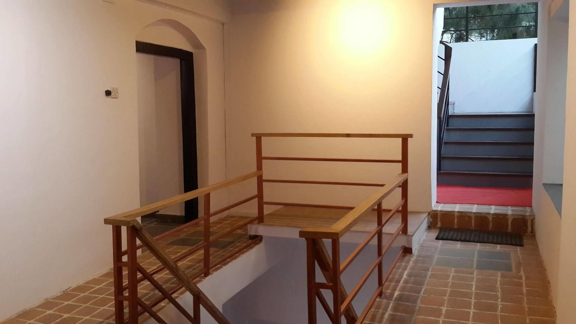 Hotel Heranya Катманду Экстерьер фото